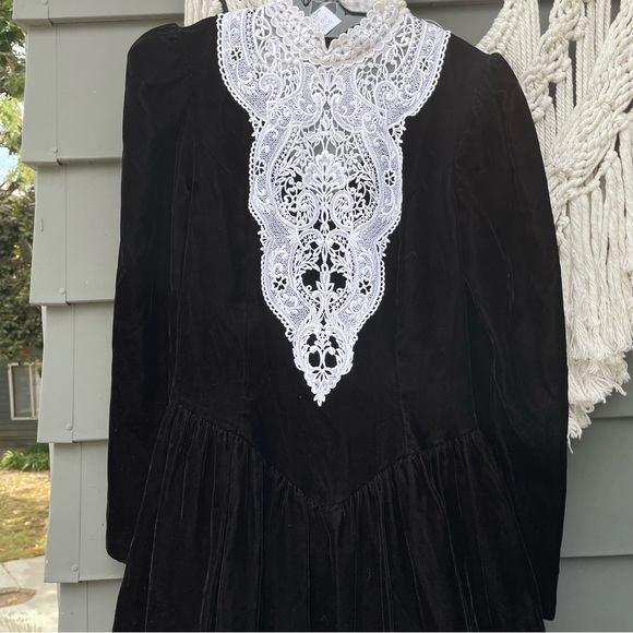 Vintage Jessica McClintock Wednesday Adam’s Wedding Gown Dress - Picture 10 of 15